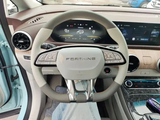 Forthing Yacht — Фото автомобиля 9