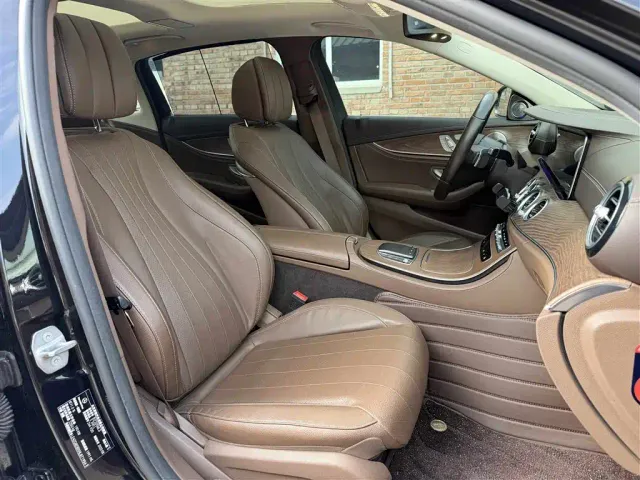 Mercedes-Benz E-Class — Фото автомобиля 13