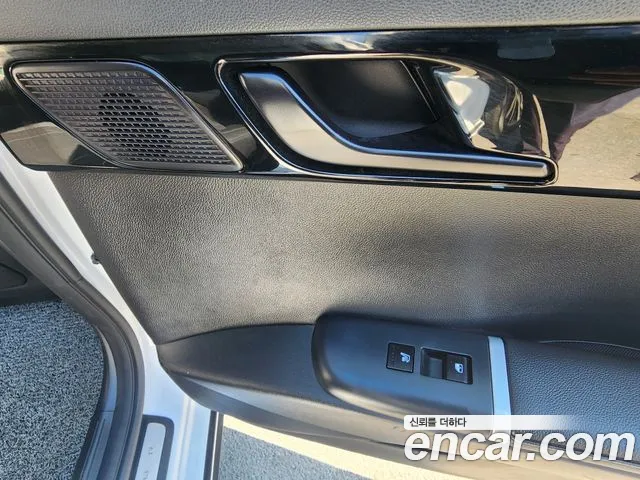 Hyundai Grandeur Grandeur (GN7) — Фото автомобиля 11
