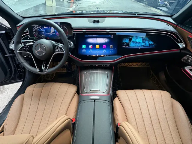 Mercedes-Benz E-Class — Фото автомобиля 11