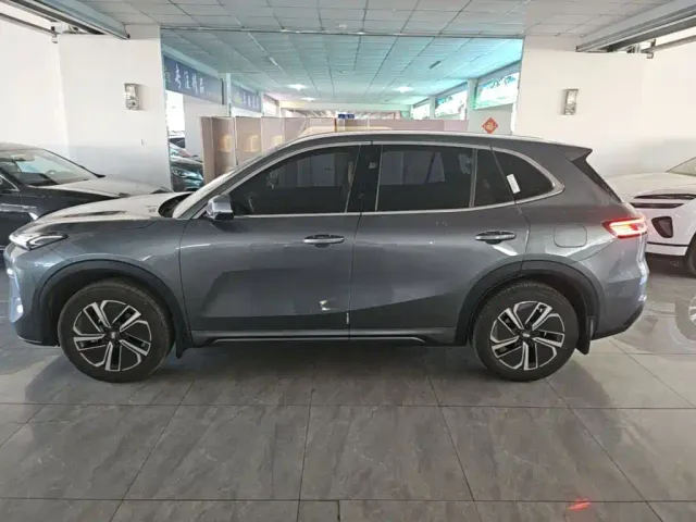 Geely Galaxy Starship 7 EM-i — Фото автомобиля 4
