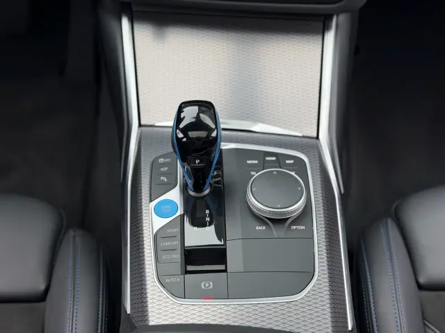 BMW i4 — Фото автомобиля 11