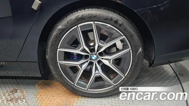 BMW 5 Series G60 — Фото автомобиля 6