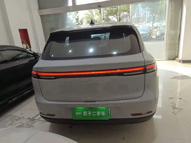 Leapmotor C10 — Фото автомобиля 5