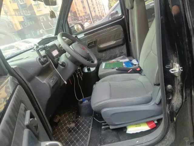 Wuling Motors Wuling Zhiguang NEV 2025 Model Comfort — Фото автомобиля 11
