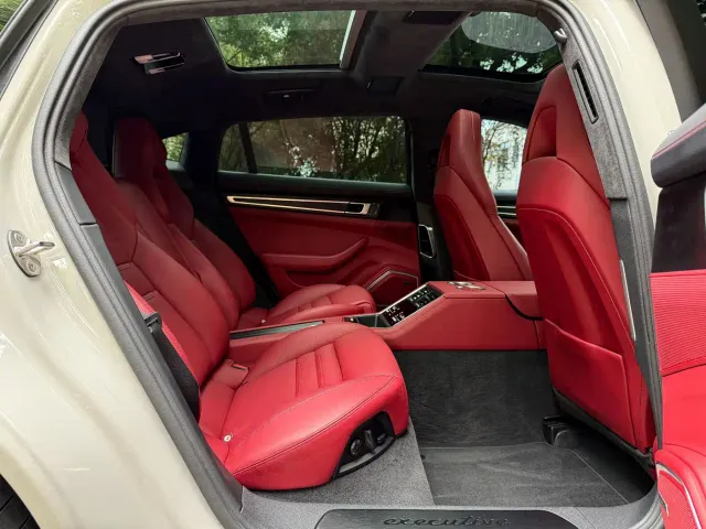 Porsche Panamera 2023 Panamera Executive Long Wheelbase Platinum Edition 2.9T — Фото автомобиля 20