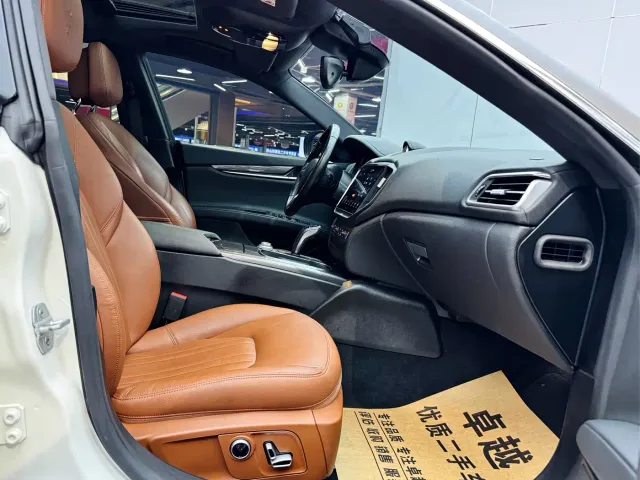 Maserati Ghibli — Фото автомобиля 16