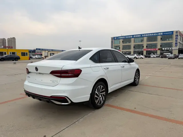 Volkswagen Lavida — Фото автомобиля 4