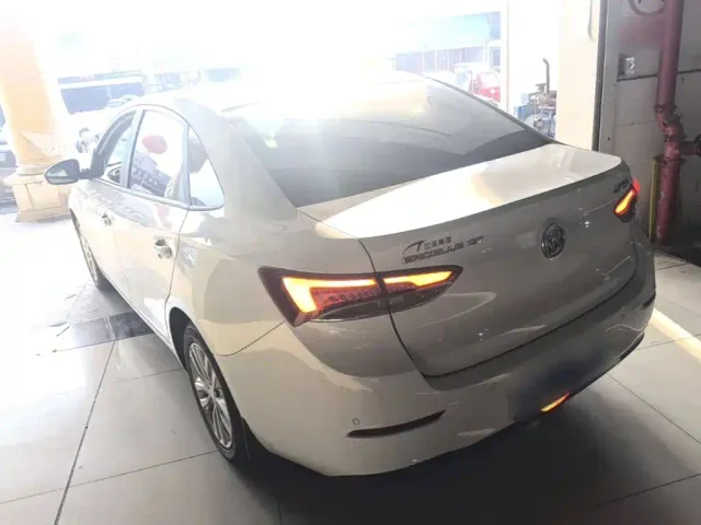 Buick Excelle — Фото автомобиля 4