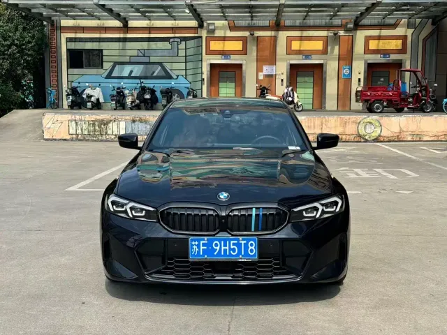 BMW 3 Series — Фото автомобиля 2