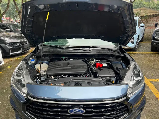 Ford Escape — Фото автомобиля 15