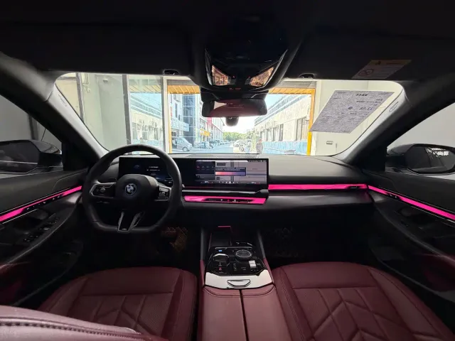 BMW i5 — Фото автомобиля 9