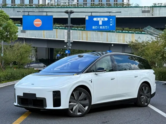 Фотография автомобиля — Li Auto i9