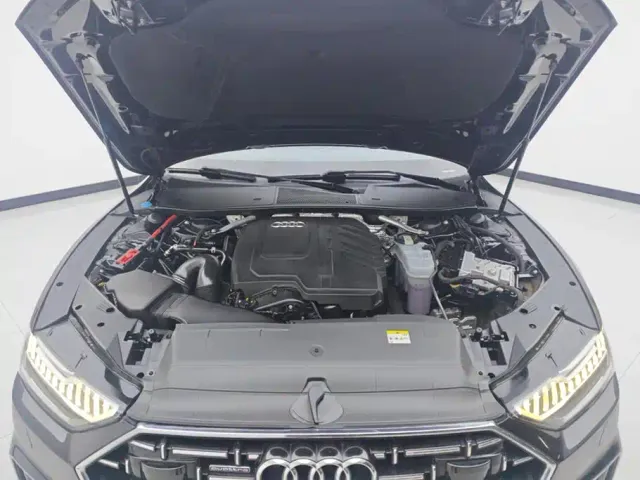 Audi A7L — Фото автомобиля 10