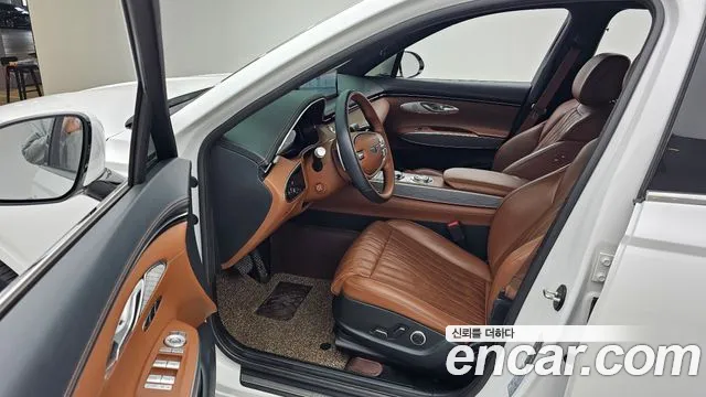 Genesis GV70 2.5T Бензин AWD — Фото автомобиля 10