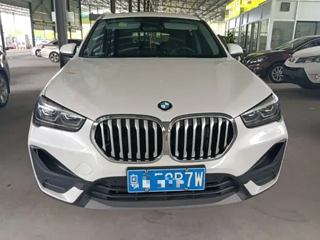 BMW X1 — Фото автомобиля 2
