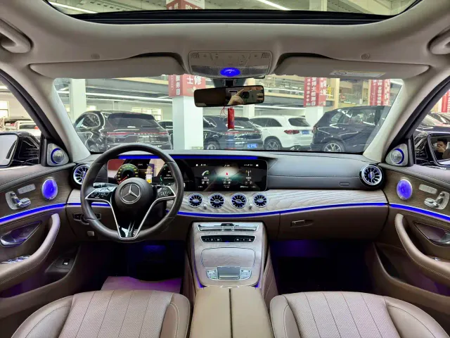 Mercedes-Benz E-Class — Фото автомобиля 5
