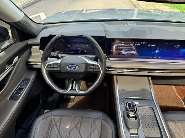 Ford Edge — Фото автомобиля 16