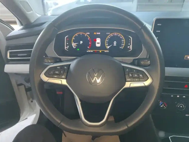 Volkswagen Lavida — Фото автомобиля 6