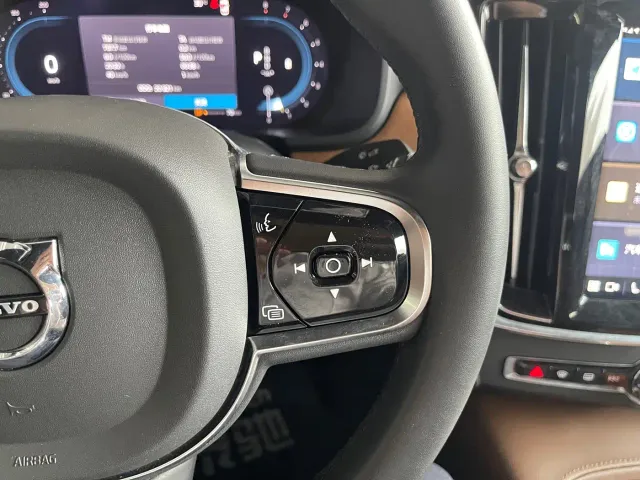 Volvo Volvo S90 2024 B5 Momentum Luxury Edition — Фото автомобиля 22