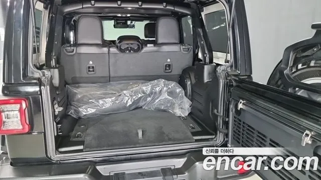 Jeep Wrangler JL — Фото автомобиля 18