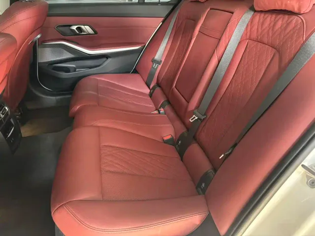 BMW 3 Series — Фото автомобиля 8