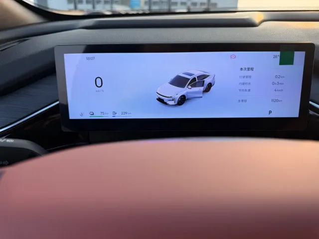Geely Galaxy L6 — Фото автомобиля 15