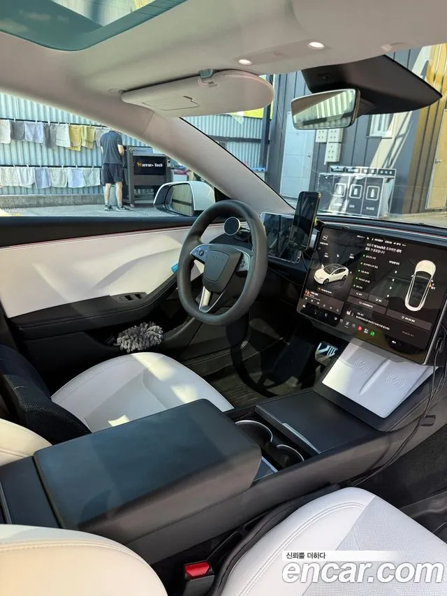 Tesla Model 3 — Фото автомобиля 7
