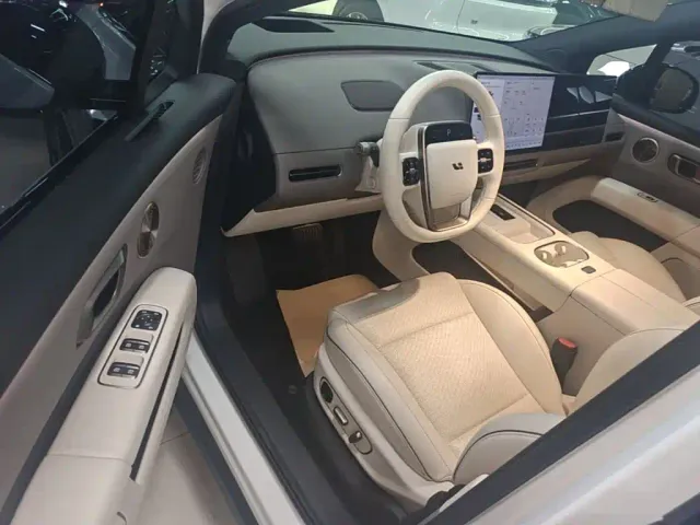 Li Auto i6 — Фото автомобиля 15