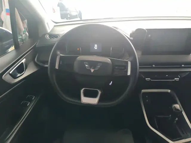 Wuling Jiachen — Фото автомобиля 10