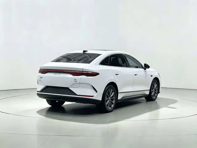 BYD Qin L — Фото автомобиля 6