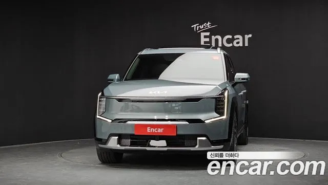 Kia EV9 — Фото автомобиля 3