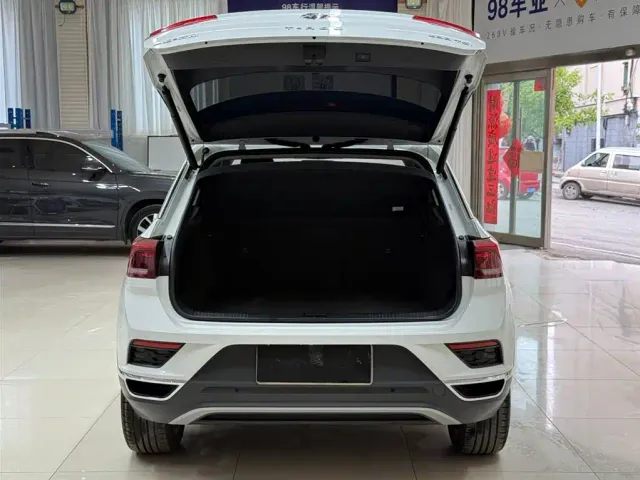 Volkswagen T-Roc — Фото автомобиля 24