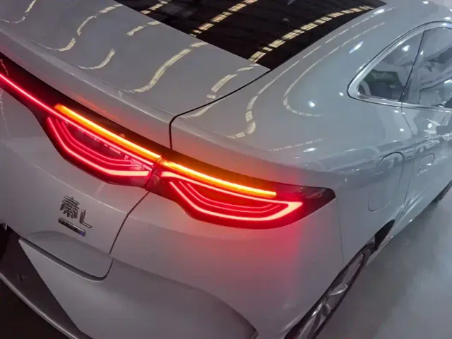 BYD Qin L — Фото автомобиля 7