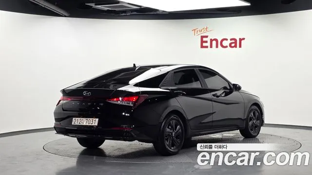 Hyundai AVANTE — Фото автомобиля 2