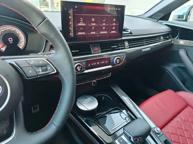 Audi S4 — Фото автомобиля 9