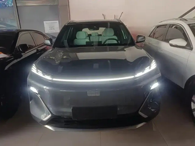 Geely Galaxy Starship 7 EM-i — Фото автомобиля 2