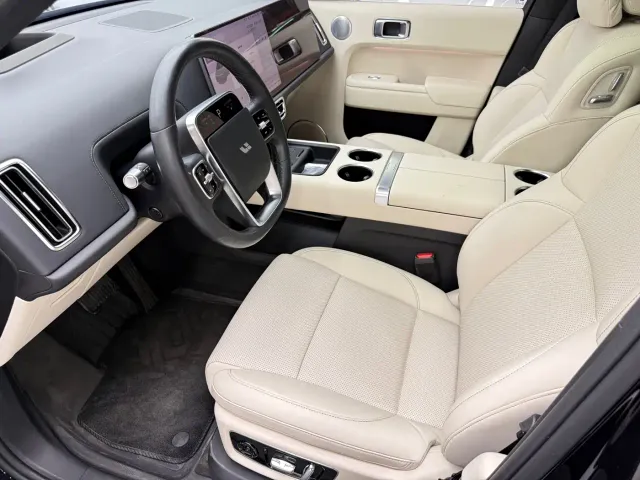 Li Auto L8 — Фото автомобиля 4