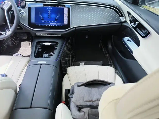 Mercedes-Benz E-Class — Фото автомобиля 12
