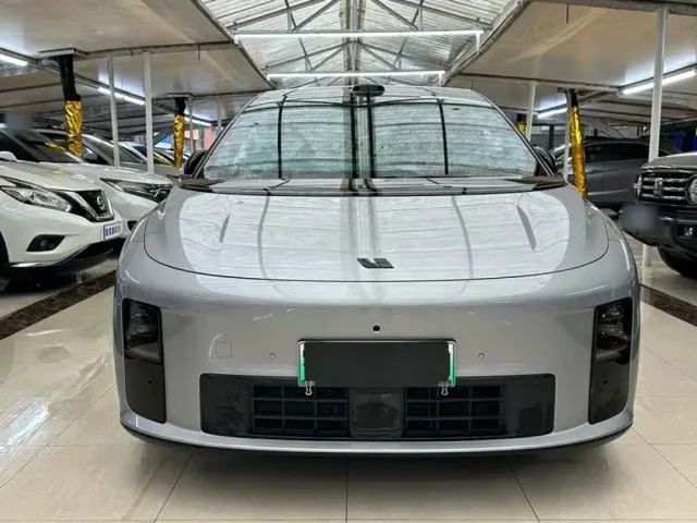 Li Auto i6 — Фото автомобиля 13