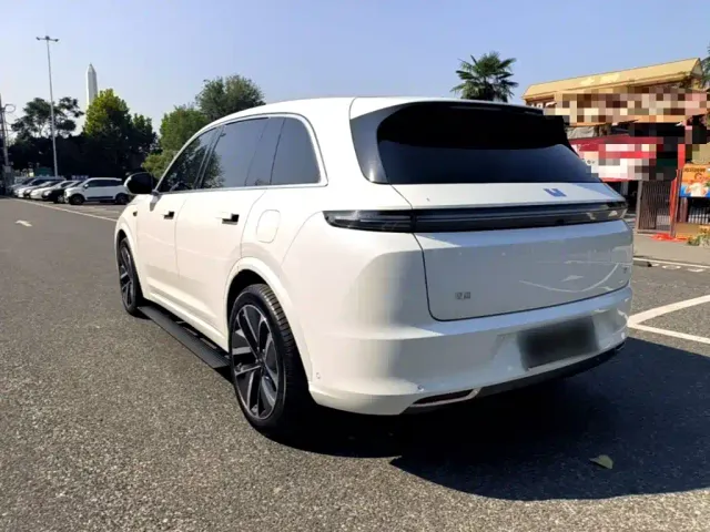 Li Auto L7 — Фото автомобиля 4