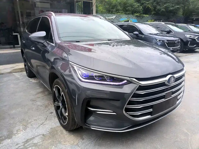 BYD Tang — Фото автомобиля 3