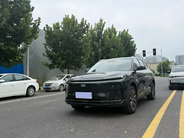Фотография автомобиля — Geely Galaxy Starship 7 EM-i