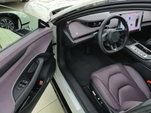 Xiaomi SU7 — Фото автомобиля 15