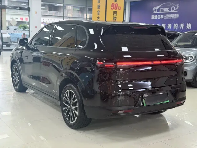 Leapmotor B10 — Фото автомобиля 4