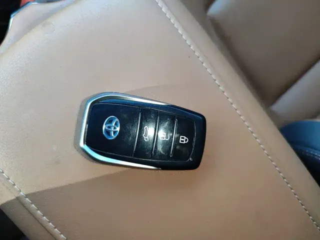 Toyota Venza — Фото автомобиля 8