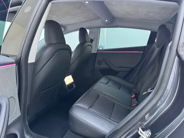 Tesla Model 3 — Фото автомобиля 8
