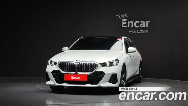 BMW 5-Series 5 серия (G60) 530i xDrive M Sport — Фото автомобиля 3