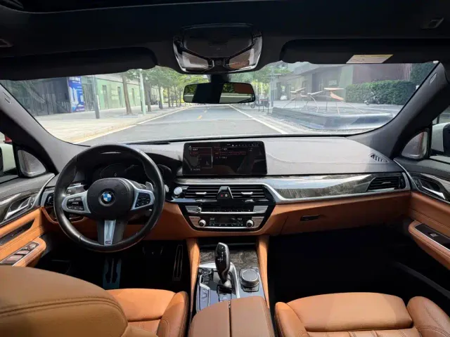 BMW 6 Series Gran Turismo — Фото автомобиля 9