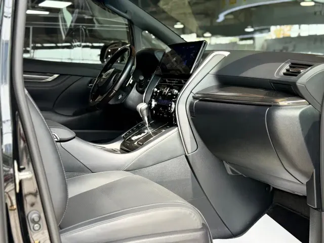 Lexus LM — Фото автомобиля 11